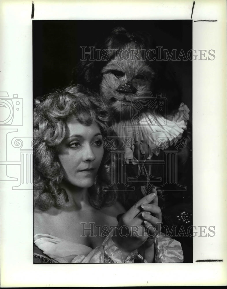 1988 Press Photo Beauty and the Beast-play - cvb27503 - Historic Images