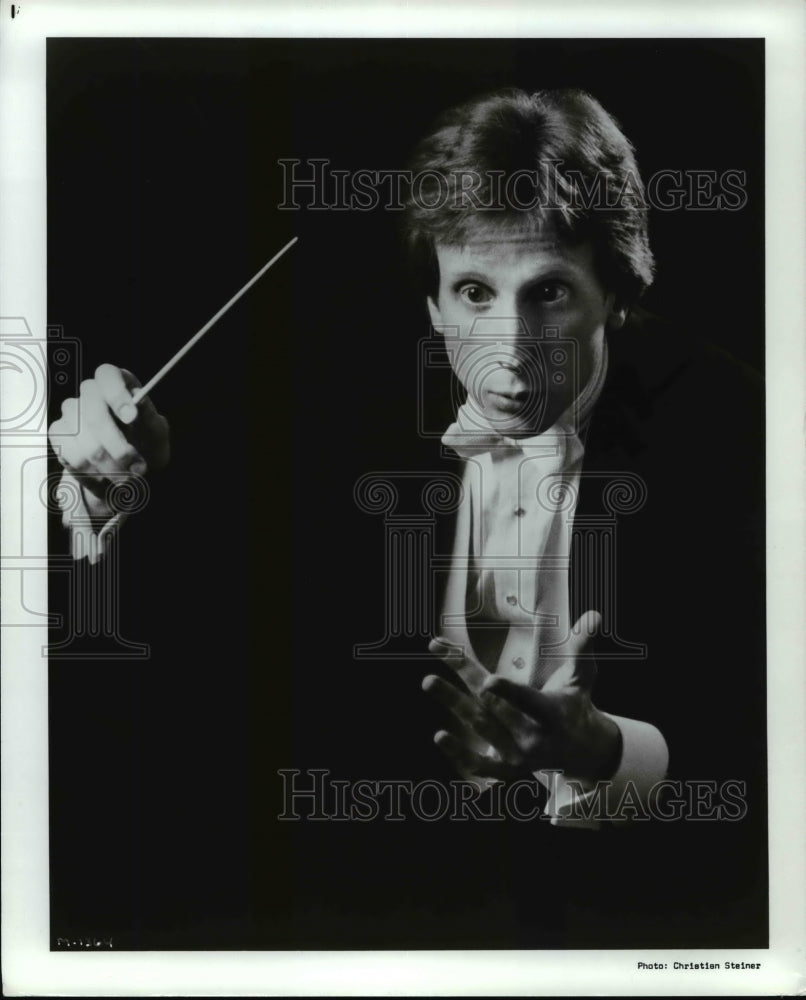 1991 Press Photo Hugh Wolff-conductor and music director - cvb27541 - Historic Images