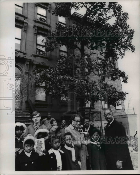 1970 Magnolia Tree-Historic Images
