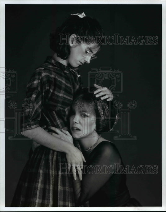 1990 Press Photo Marlo Thomas & Chiara Peacock in The Effect of Gamma Rays On Ma - Historic Images