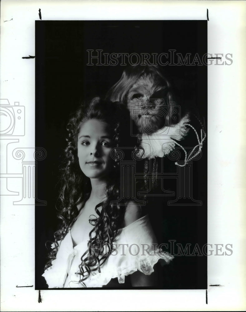 1993 Press Photo Melanie Guzman and James Alunni-Beauty and the Beast - Historic Images