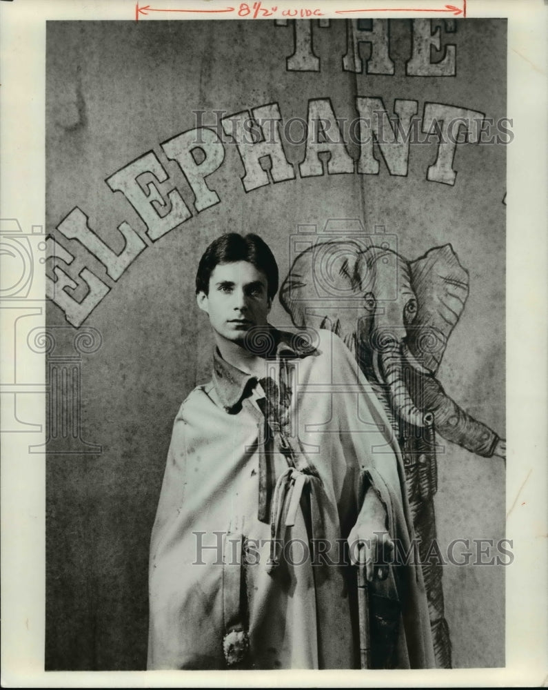 1981, Jeff Hayenga-The Elephant man play star - cvb27923 - Historic Images