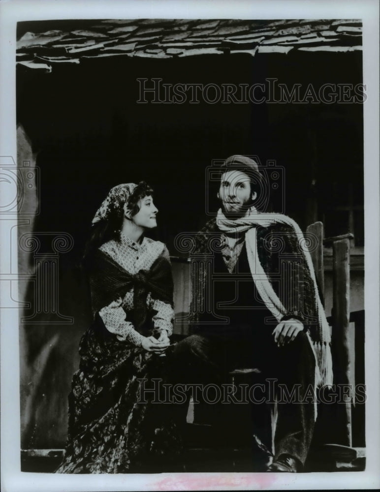 1989 Press Photo Tia Riebling and Gary Schwartz in &quot;FIDDLER ON THE ROOF&quot; - Historic Images