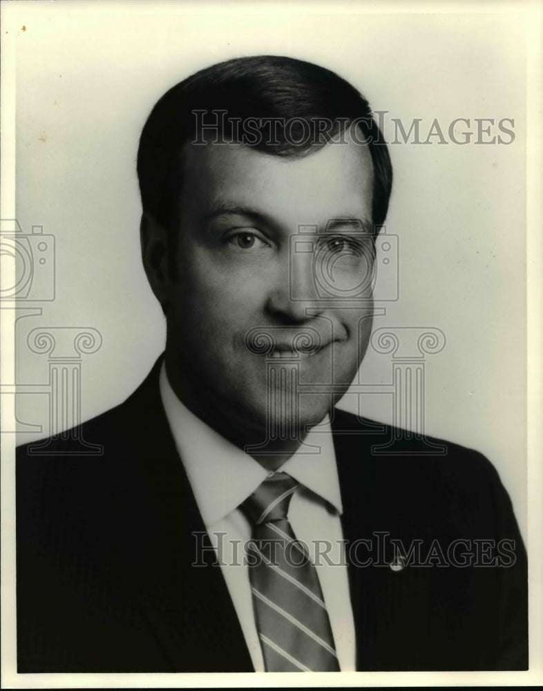 1987 Press Photo Allen Lancaster, Senior Group Vice President-Stouffer Hotel Co. - Historic Images