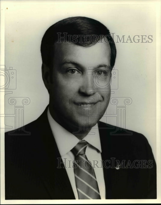 1987 Press Photo Allen Lancaster, Senior Group Vice President-Stouffer Hotel Co. - Historic Images
