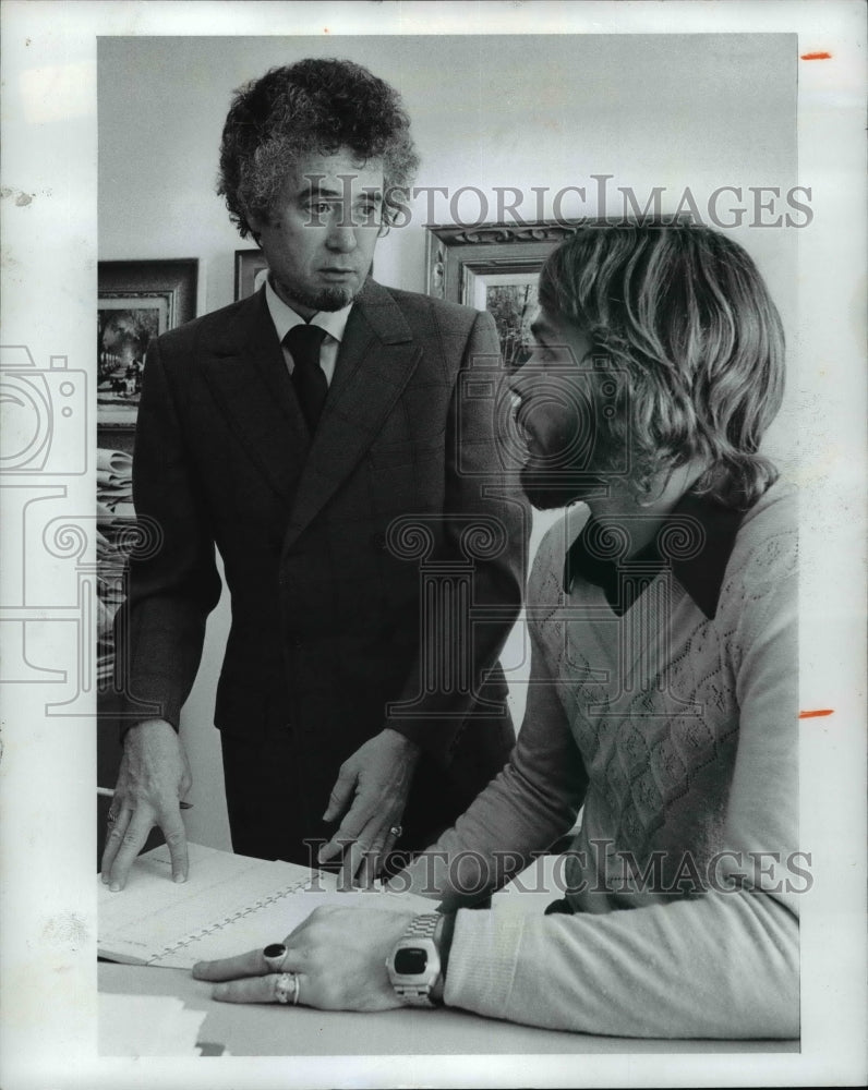 1975 Press Photo Dr. Sandford Reichart and David Ryan - cvb27971 - Historic Images
