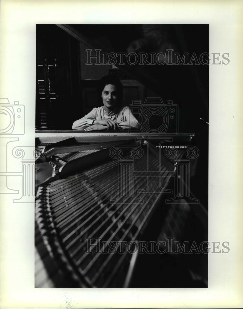 1980 Press Photo Joan Terri Ronis - cvb27976 - Historic Images