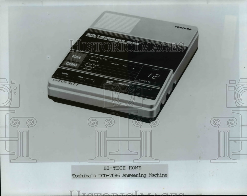 1987 Press Photo Toshiba's TCD-7086 Answering Machine for a Hi-Tech home - Historic Images