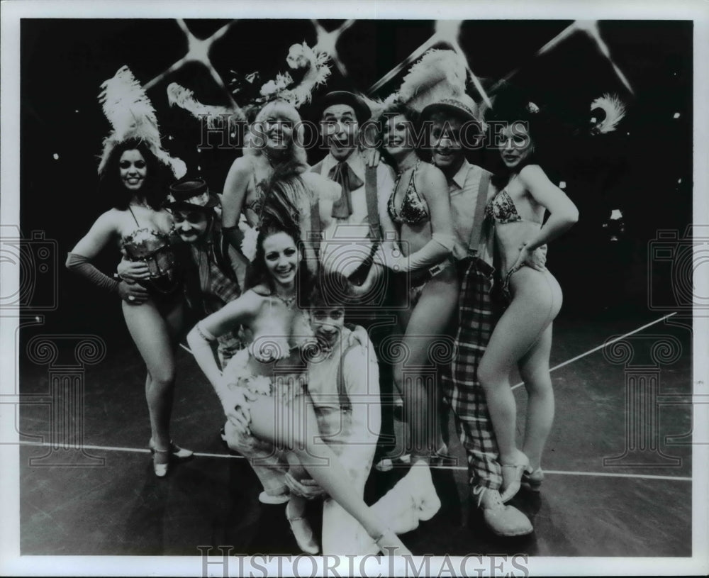 1982 Press Photo Cast of Big Bad Burlesque - cvb28283 - Historic Images