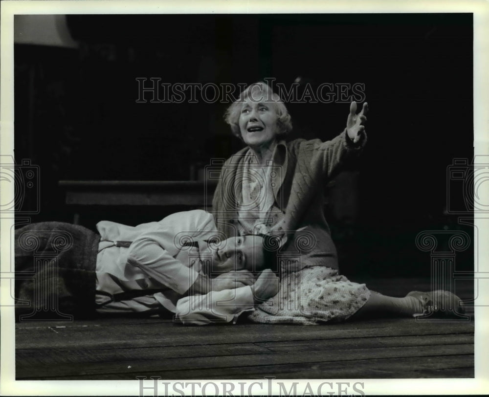 1989 Press Photo Tim Conover &amp; Ruth Nelson in A Christmas Memory - cvb28288 - Historic Images