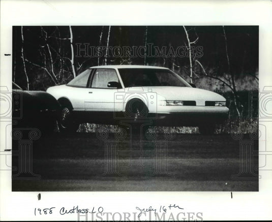 1987 Press Photo Old's mobile - Cutlass Supreme 1988 - cvb28365 - Historic Images