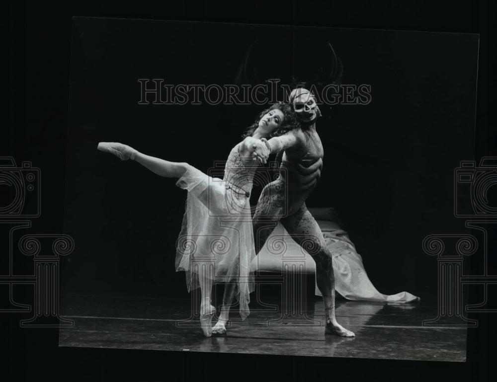 1989 Press Photo Belling the Slayer - cvb28409 - Historic Images