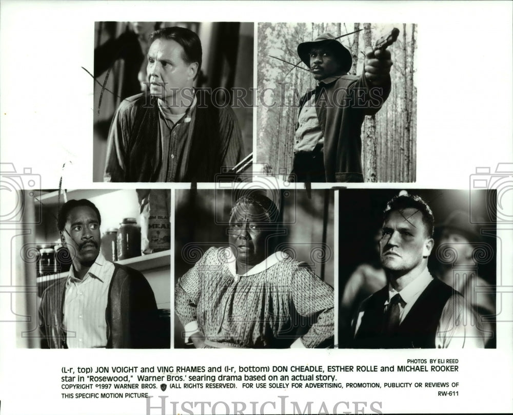 1997 Press Photo Jon Voight, Ving Rhames Don Cheadle, Esher Rolle and Michael - Historic Images