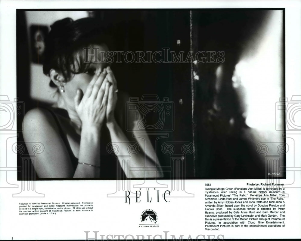 Press Photo Biologist Margo Green (Penelope Ann Miller) - cvb28524-Historic Images