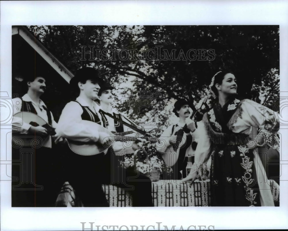 1994 Press Photo Dance Gps, Zivili - cvb28530 - Historic Images