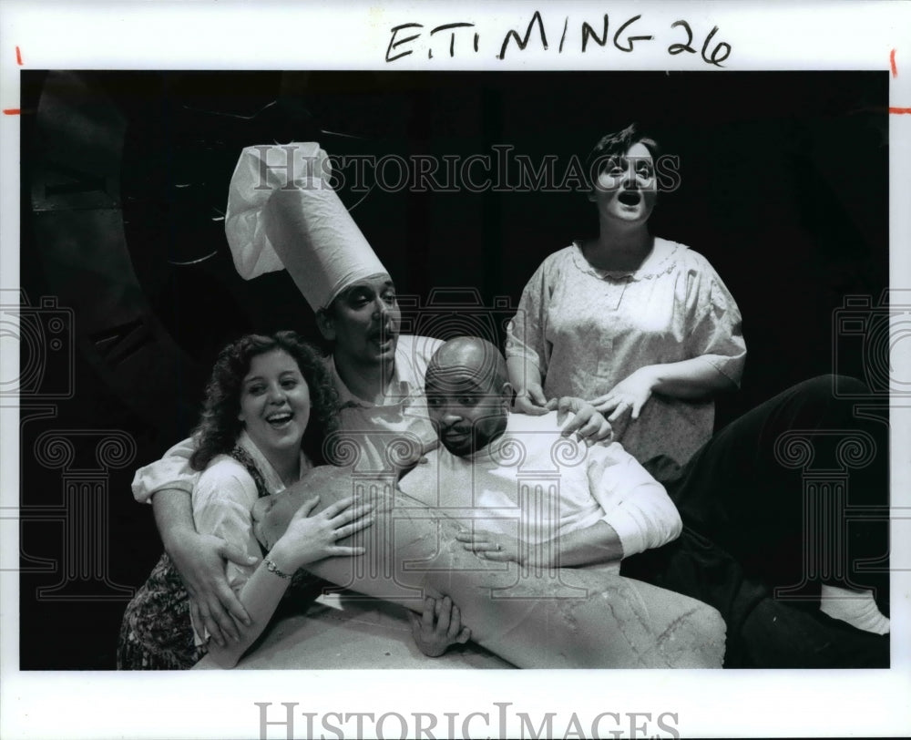 1995 Press Photo All in the Timing - cvb28601 - Historic Images