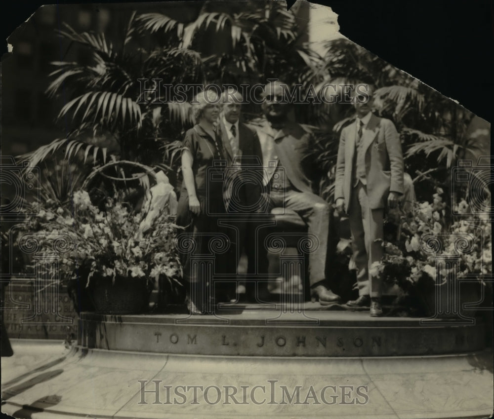 1924 Press Photo Cleveland Mayor-Tom Johnson Statue - cvb28774-Historic Images