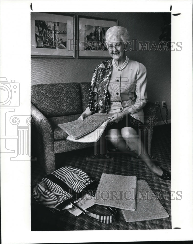 1989 Press Photo Alice Drummond-fashion at the Chesterfield Apartments - Historic Images