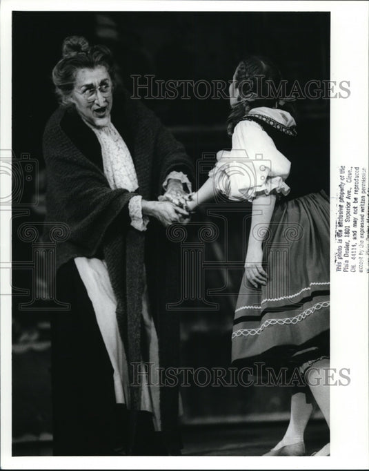 1988 Press Photo Jerold Siena & Tracy Dahl in Hansel & Gretel - cvb29023 - Historic Images