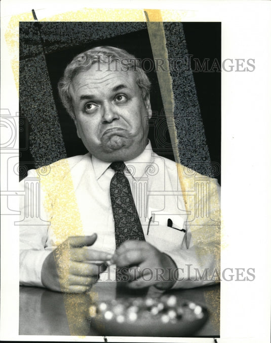 1987 Press Photo Don Stroud-plant manager of the Euclid Inland GM plant - Historic Images