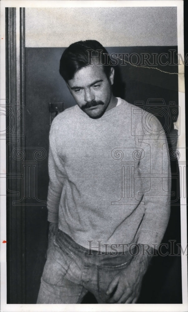 1975 Press Photo Robert A Johnson, suspect for murder-rape of Melissa Heinke - Historic Images