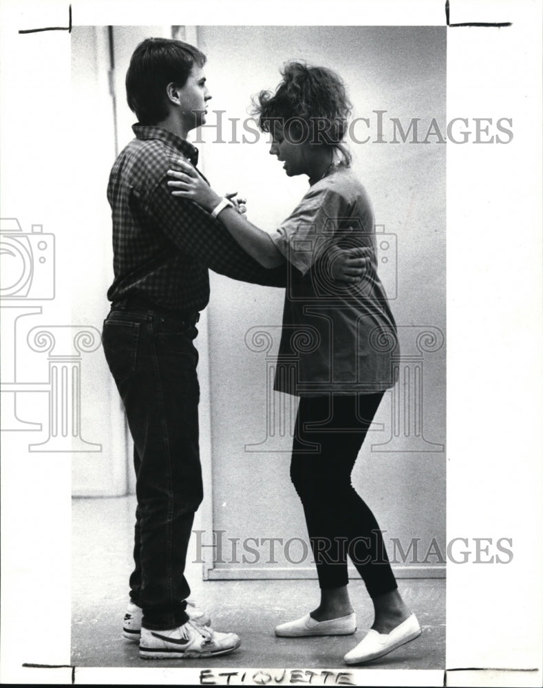 1989 Press Photo Ken Marquardt and Tracy Dress practice the cha cha - cvb29277 - Historic Images