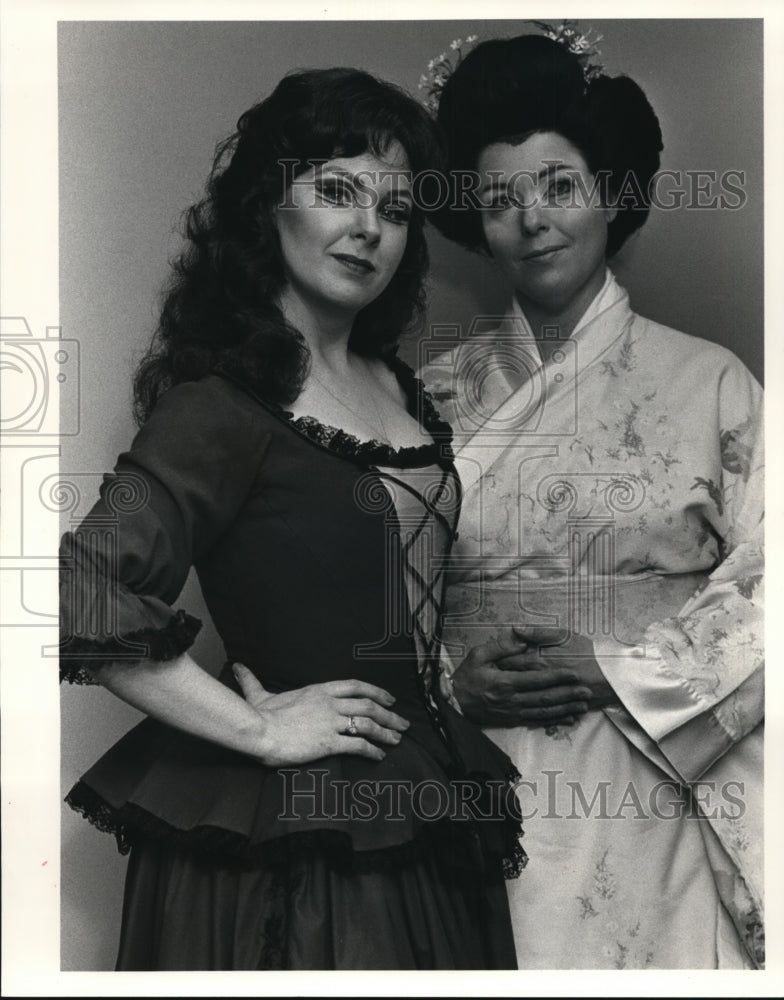 1981 Press Photo Judy Lovett &amp; Janet Alcorn in Madame Butterfly opera - Historic Images