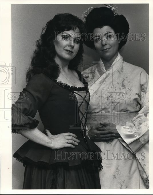 1981 Press Photo Judy Lovett & Janet Alcorn in Madame Butterfly opera - Historic Images