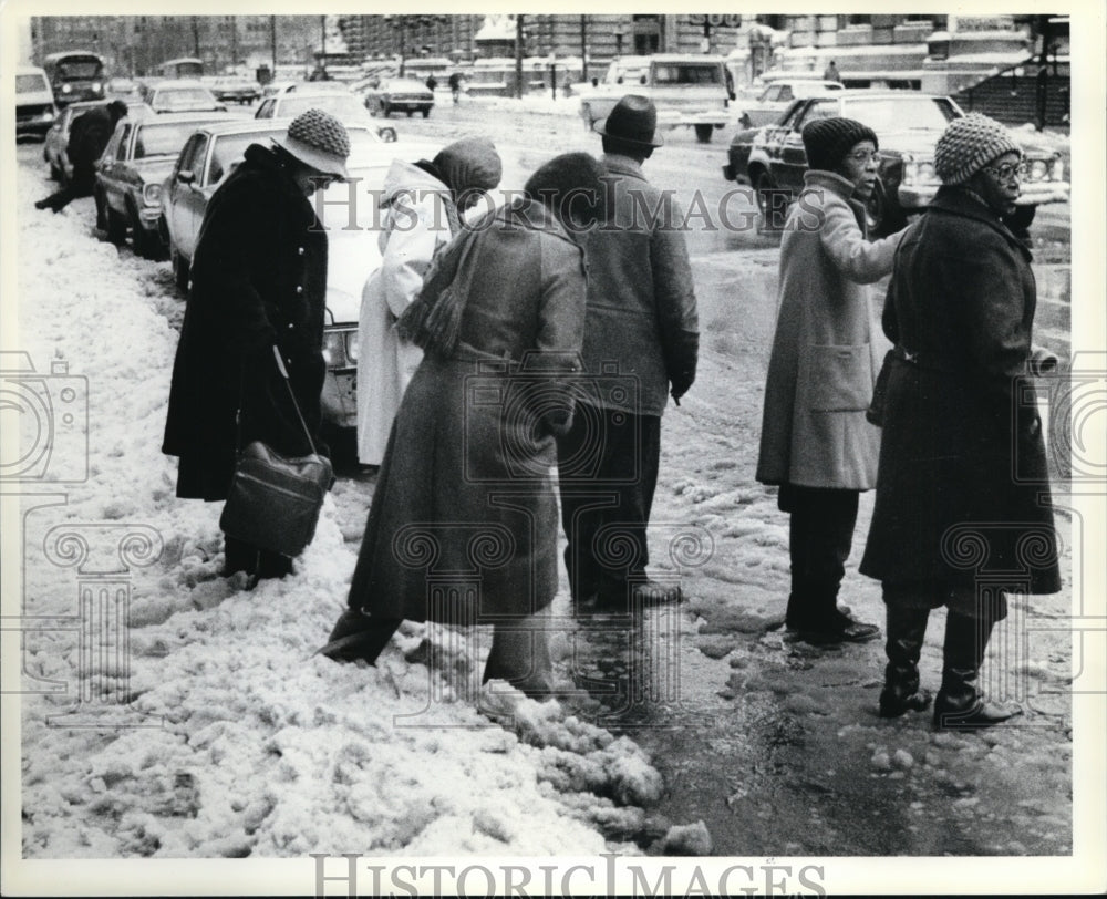 1979, West 3rd Superior RTA stop - cvb29615 - Historic Images