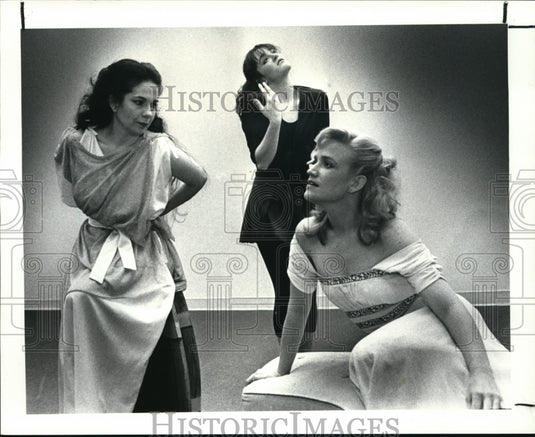 1987 Press Photo Ann Kitral, Sonya Robbins & Tracie Mitchell in Connections - Historic Images