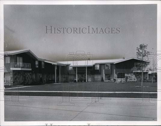 1965 Apartment Colonial Park-Historic Images