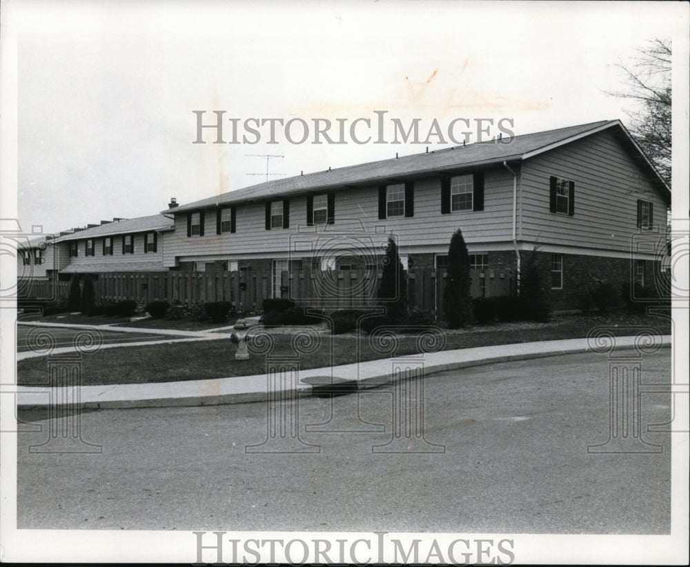 1972 Fairfox Manor Condominium-Historic Images