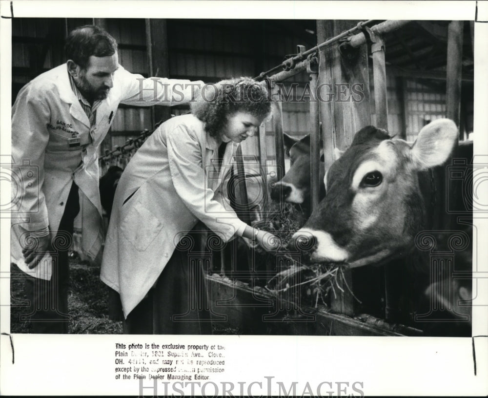 1989 Press Photo Kristie Willett with father Lynn Willett - cvb30033 - Historic Images