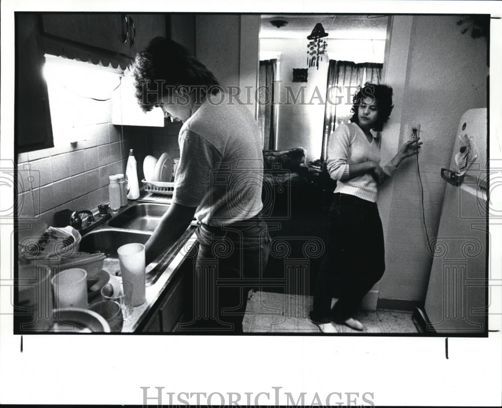 1987 Press Photo School drop outs-William Hauserman and Armina Redman - Historic Images