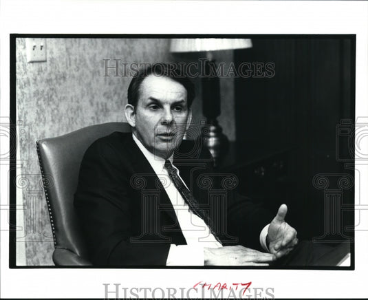 1991 Press Photo Peter Reibold, CEO-St. Vincent Charity Hospital - cvb30175 - Historic Images