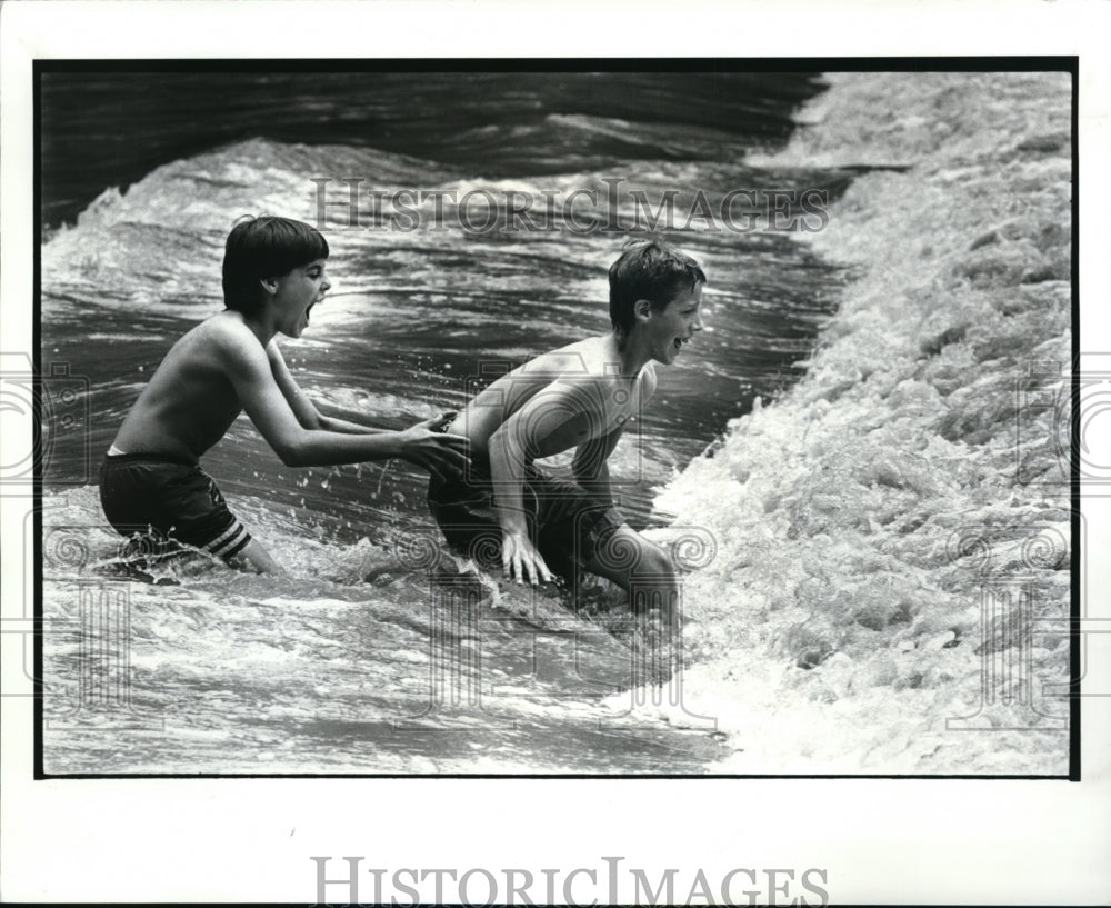 1987 Press Photo Frank Laversdorf &amp; at the Rocky River Metro Park - cvb30219 - Historic Images