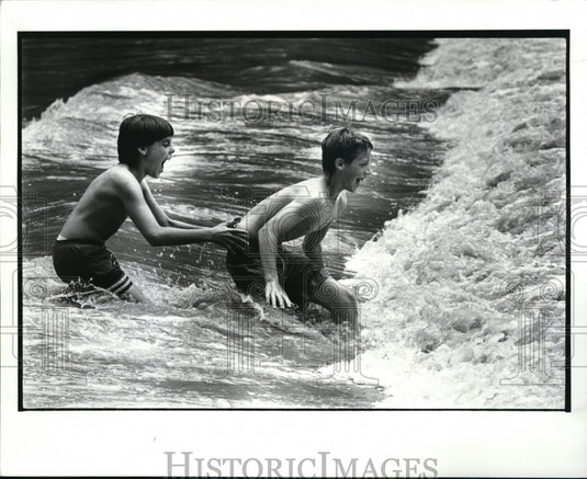1987 Press Photo Frank Laversdorf & at the Rocky River Metro Park - cvb30219 - Historic Images