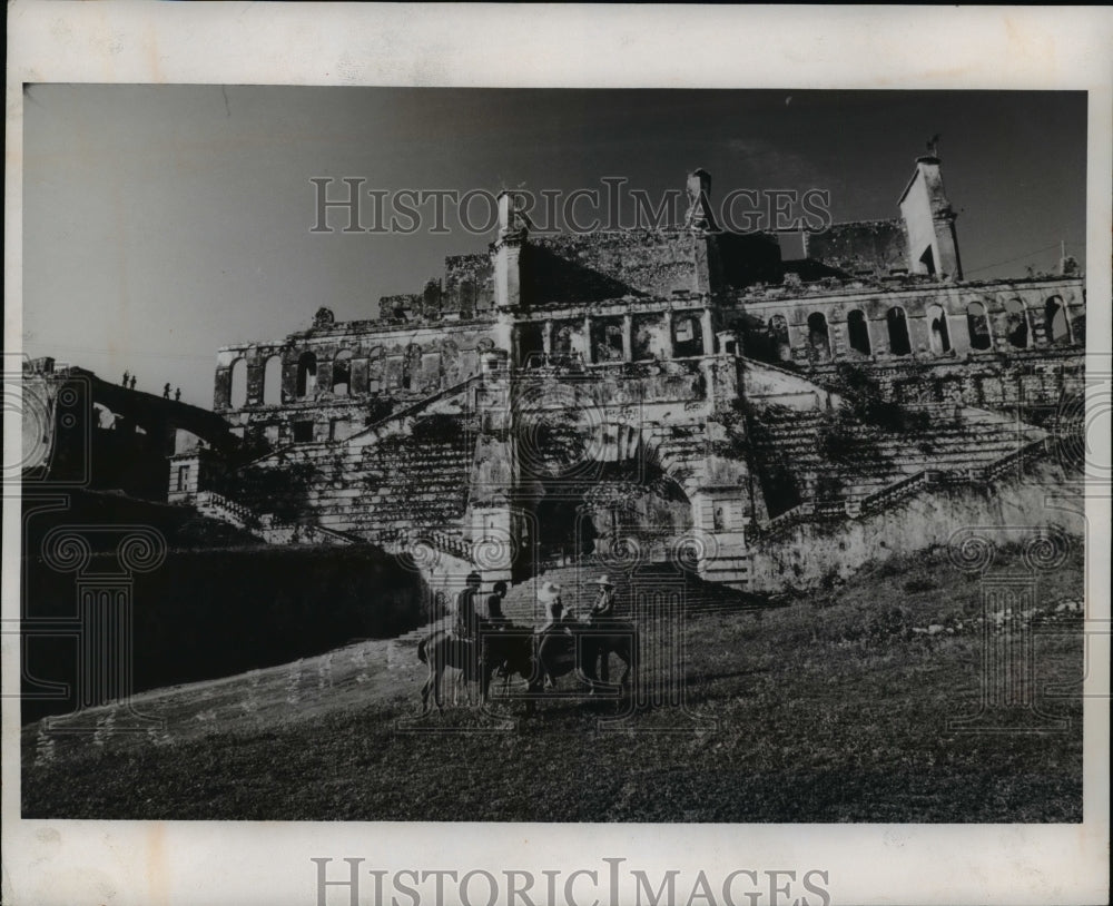 1976 Press Photo Cap Aaitien Sans Souci Palace, Haiti - cvb30356 - Historic Images