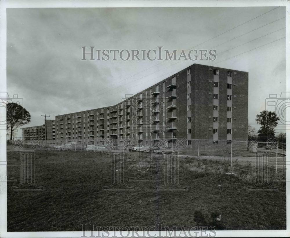 1968 Press Photo Associated Estates College Tower apartments in Ohio. - Historic Images