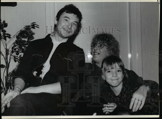 1980, Thomas & Angelika Weitz & their 6 yr old daughter Jenny - Historic Images