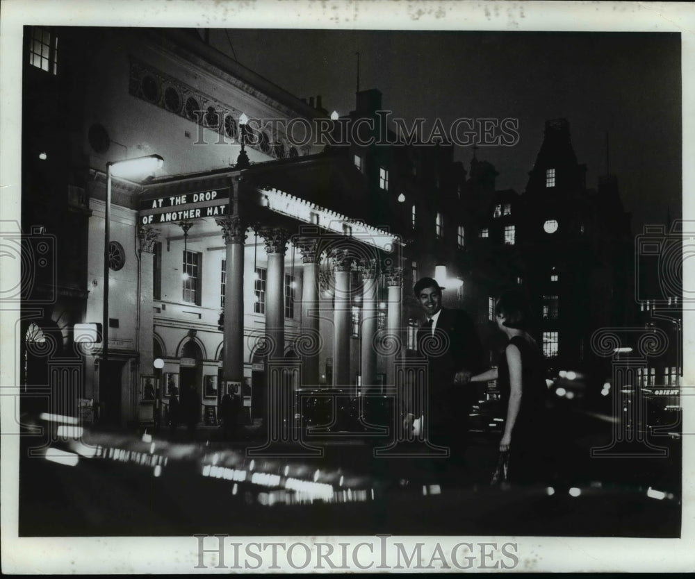 1967, Theatre Royal, London, England - cvb30577 - Historic Images