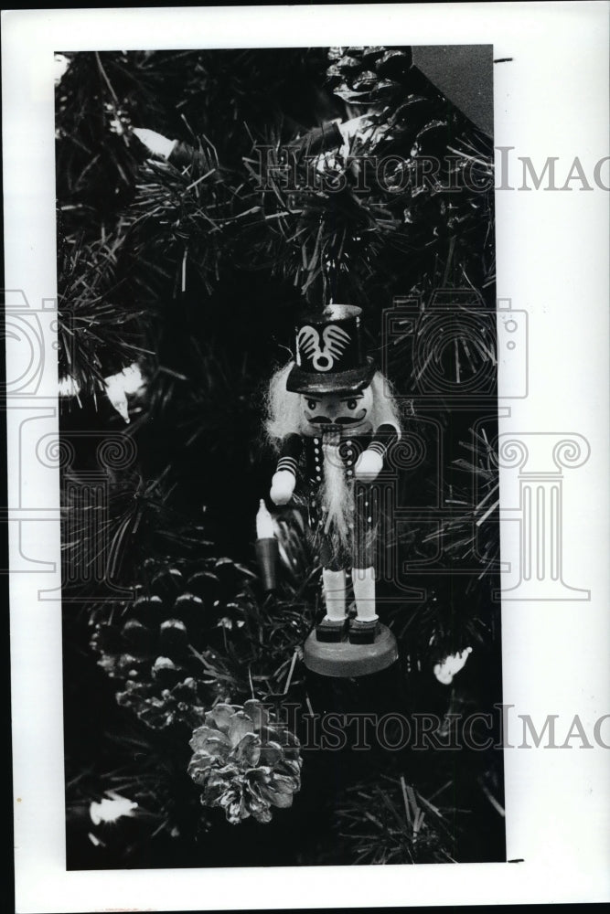1991 Press Photo Cleveland favorite the nutcratcher tree decoration - cvb30963 - Historic Images