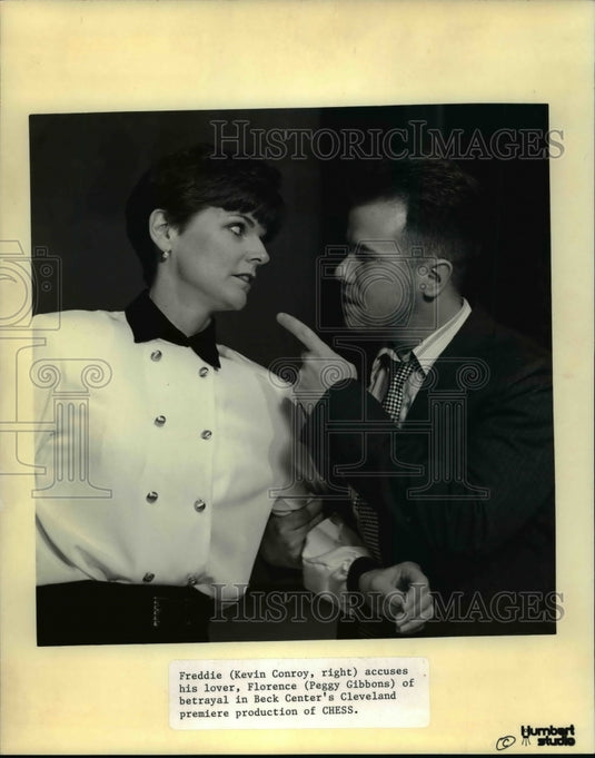 1997 Press Photo Freddie (Kevin Conroy, right) & Florence (Peggy Gibbons) - Historic Images