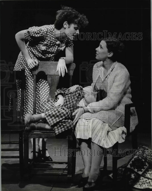 1984 Press Photo Mary Elizabeth Mastrantonio & Josh Blake & Bonnie Koloc - Historic Images