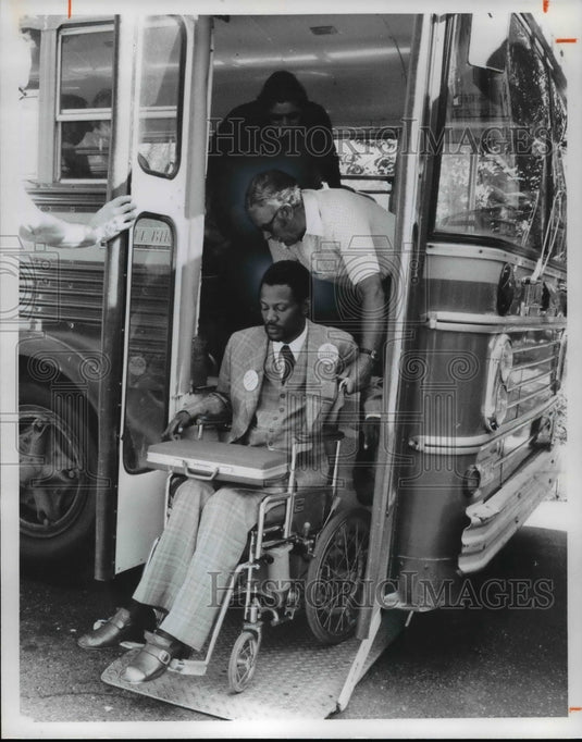 1977 Press Photo Handicapped Individuals - cvb31135 - Historic Images