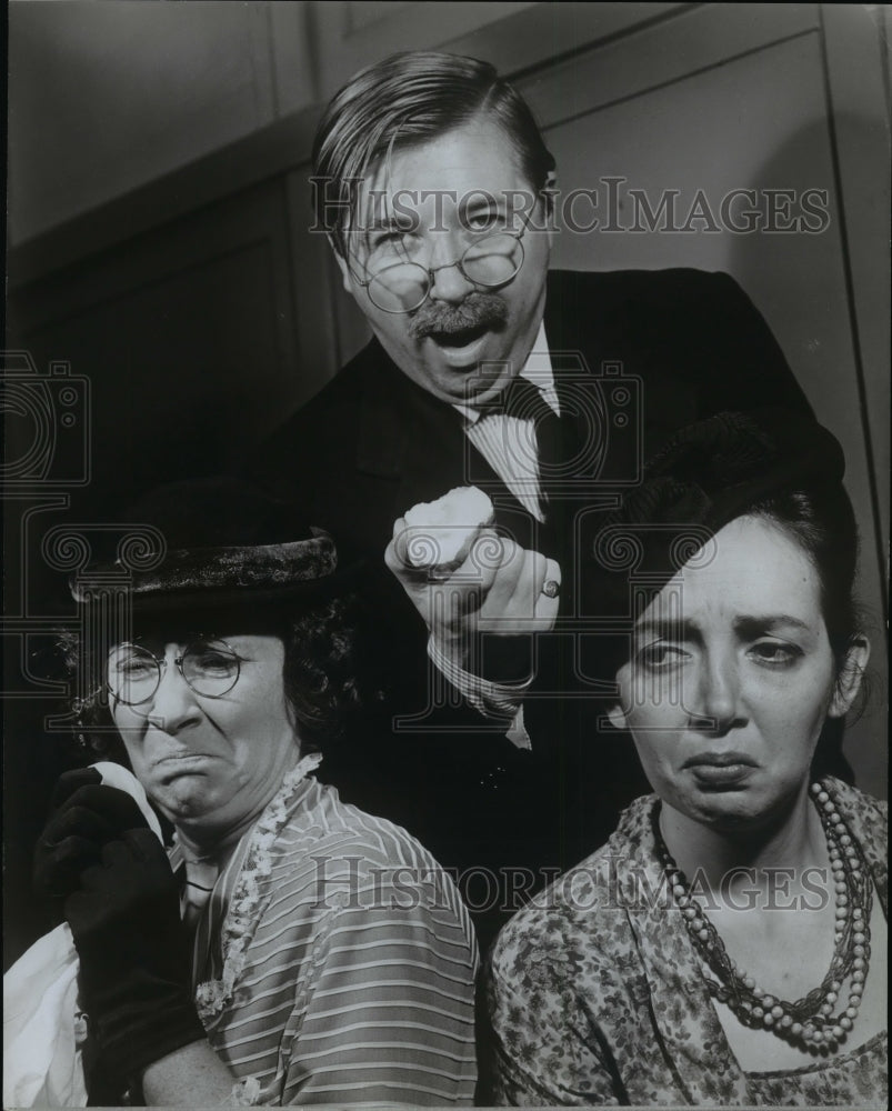 1967 Press Photo: Play - &quot;Fumed Oak&quot; at the national Repertory Theatre-Historic Images