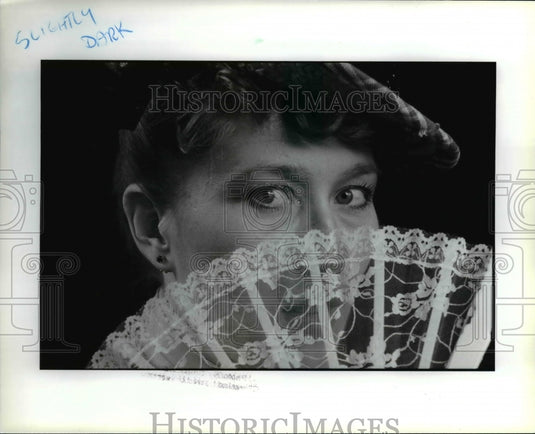 1989 Press Photo Ksenia Roshchakovsky as Mrs. Erlynne in Lady Windermere's Fan - Historic Images