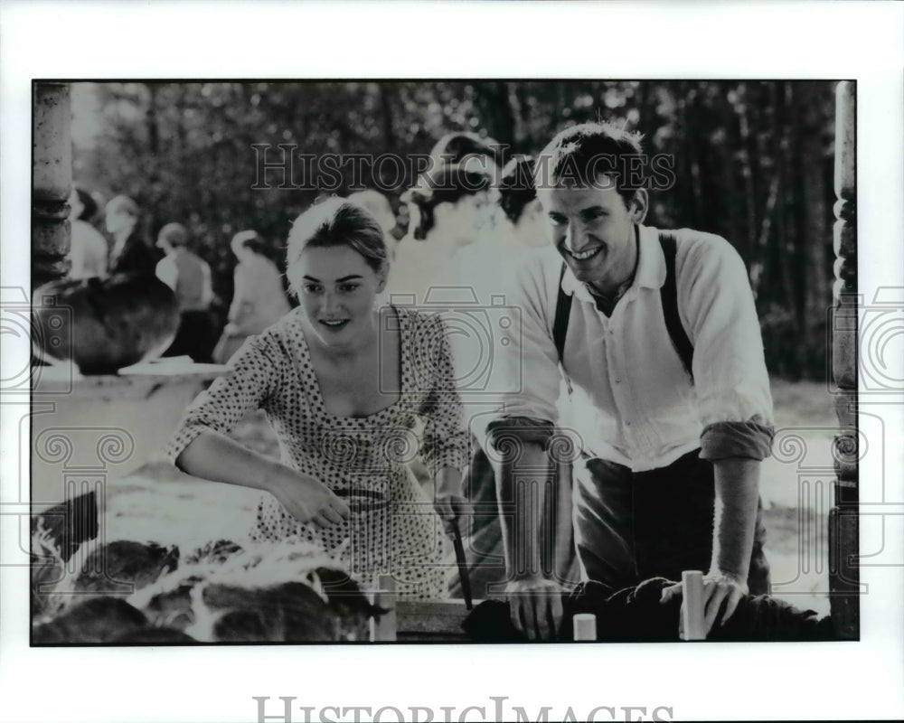 Press Photo: Kate Winslet and Christopher Eccleston in "Jude" - cvb31248 - Historic Images