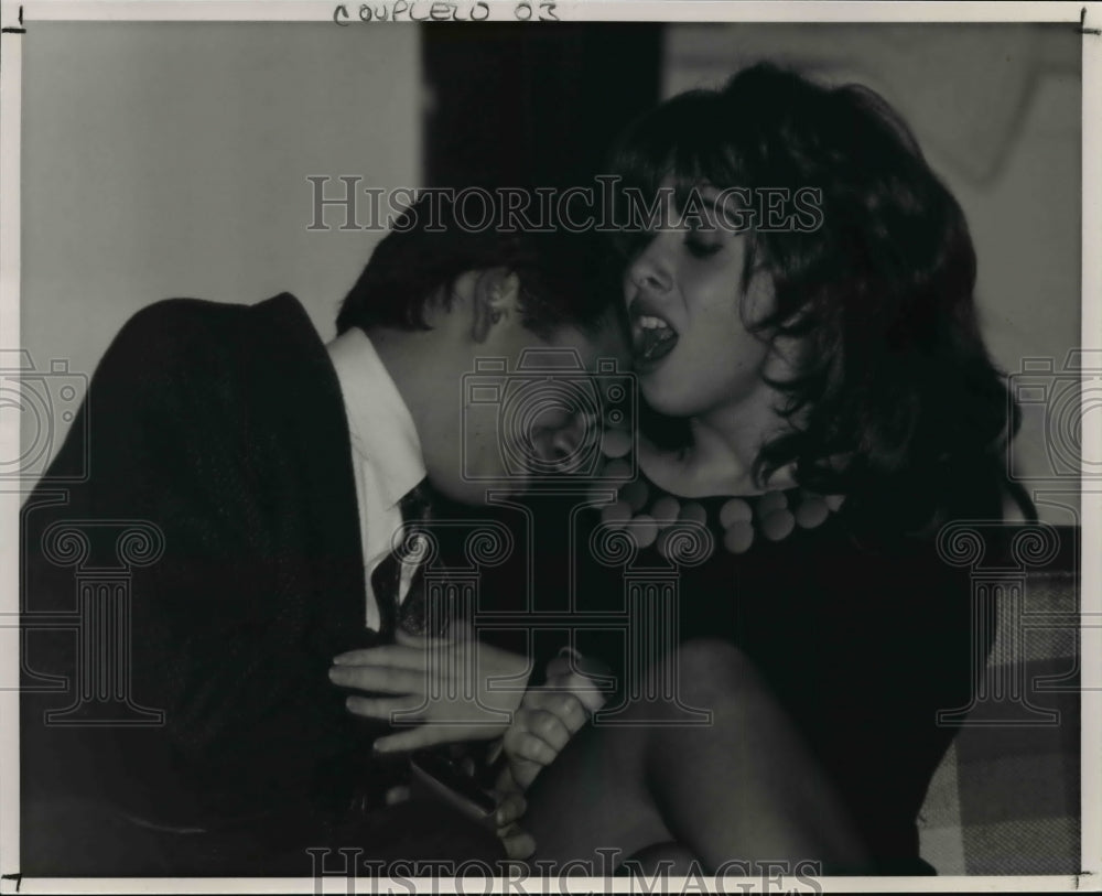 1992 Press Photo Scott Rothbart, Beachwood High Sch.-The Odd Couple-male version - Historic Images