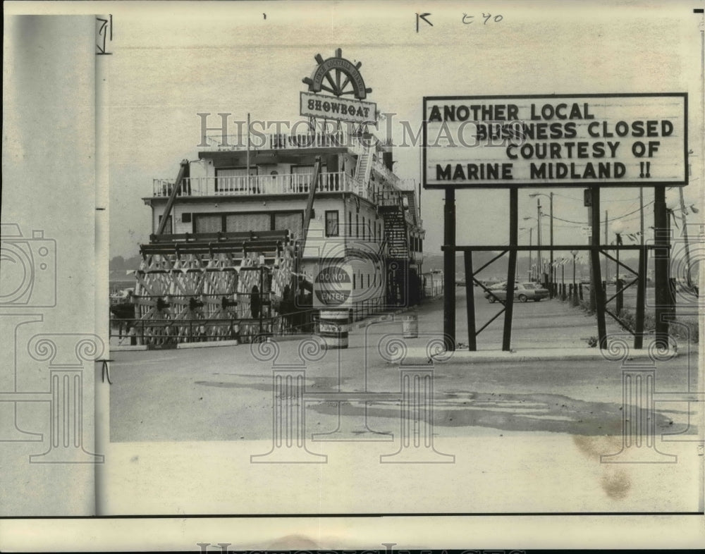 1975 Ship - Showboat-Historic Images